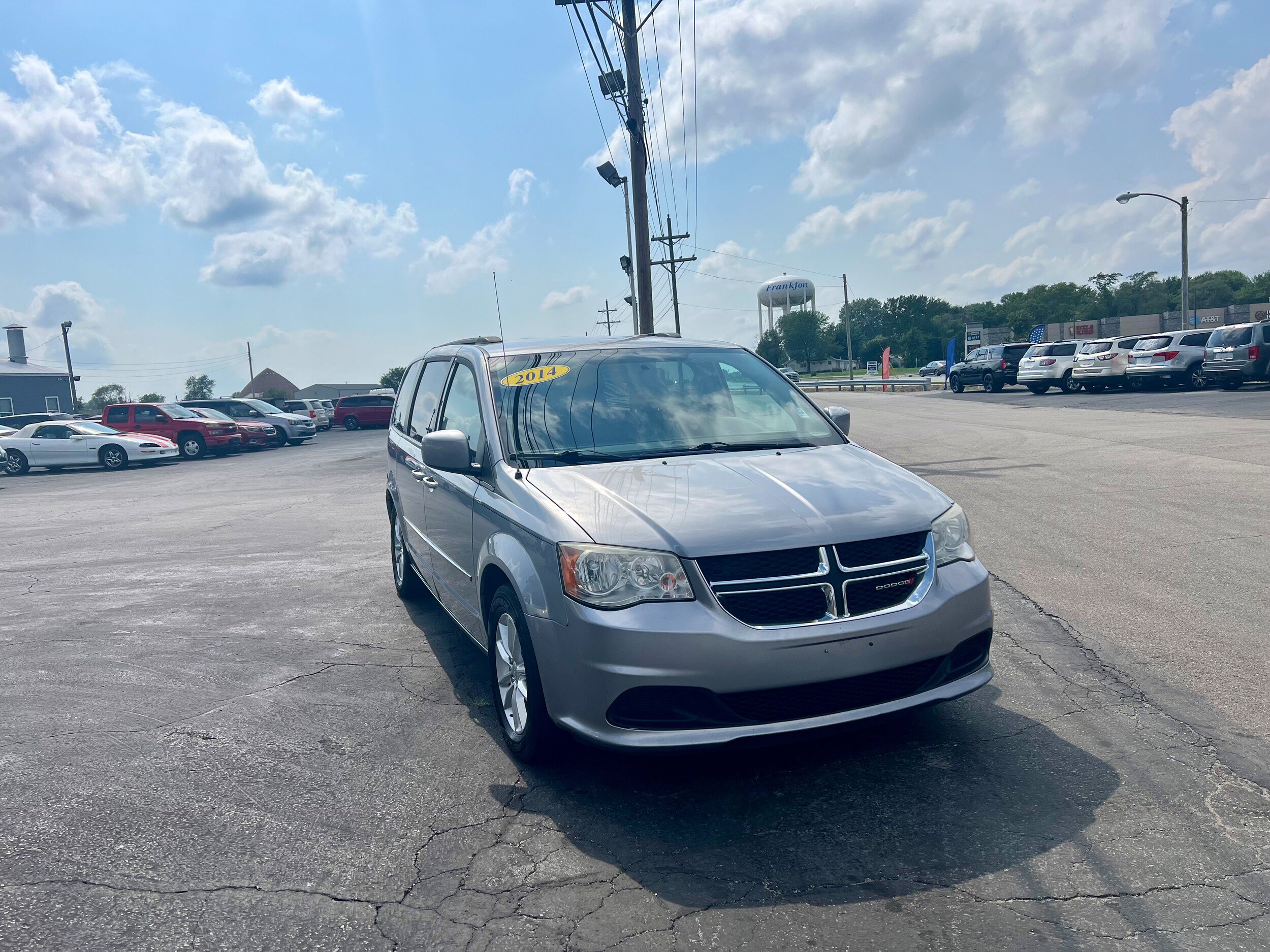 Used 2014 Dodge Grand Caravan SXT FWD image 3