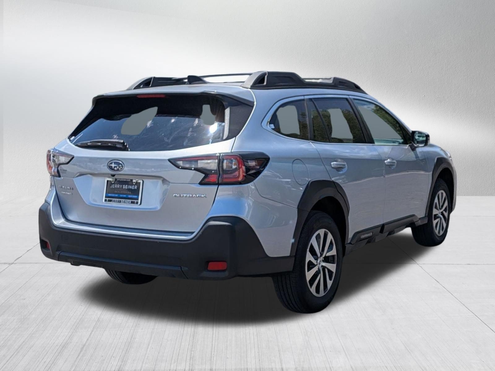 Used 2024 Subaru Outback Premium AWD/4WD image 6
