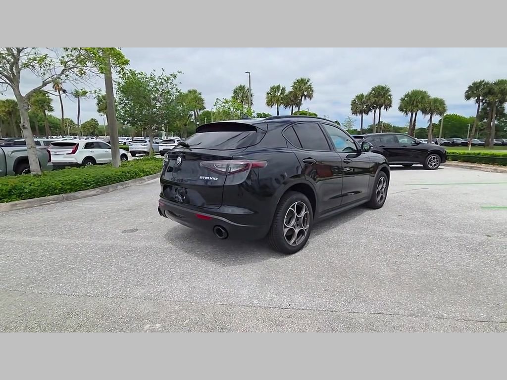 New 2025 Alfa Romeo Stelvio Sprint w/ Convenience Package AWD/4WD image 25