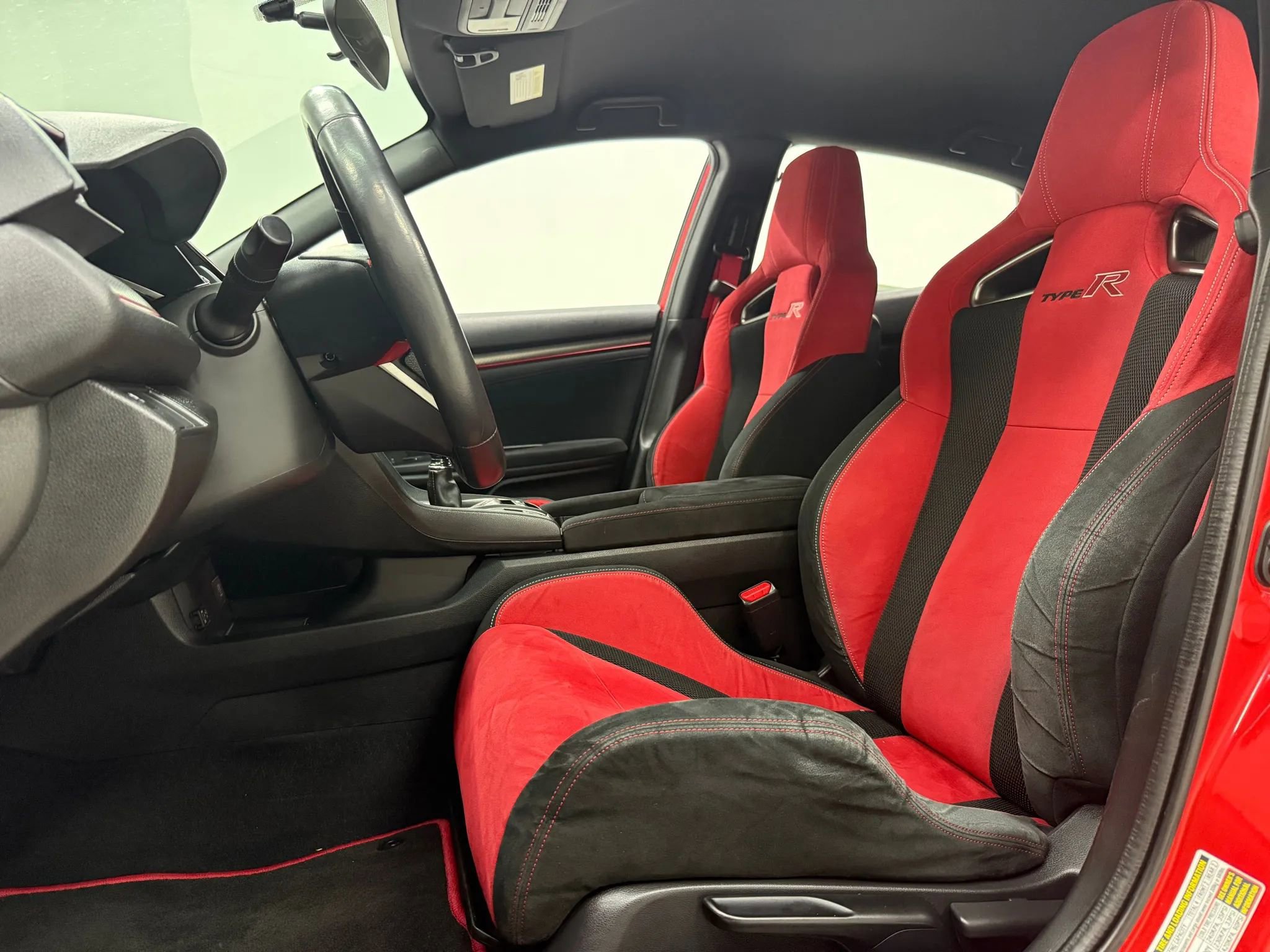 Used 2018 Honda Civic Type R image 15