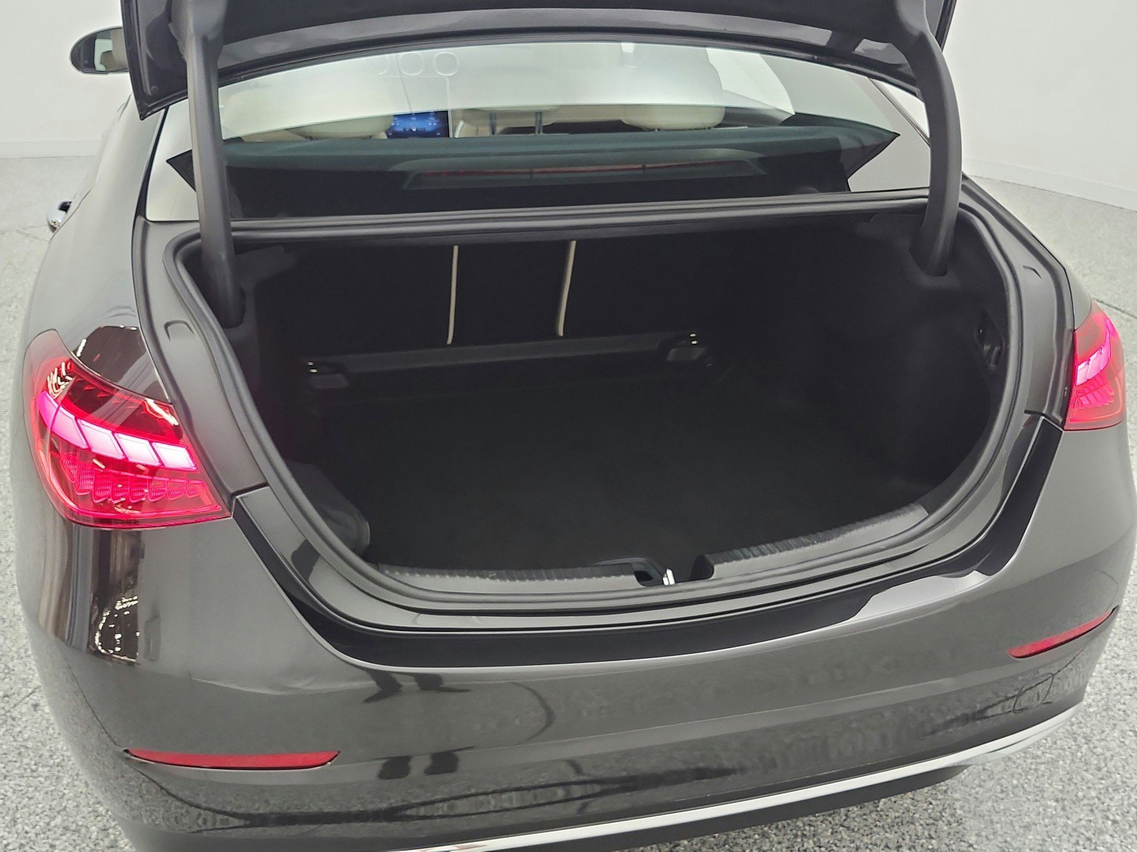 Used 2023 Mercedes-Benz C 300 Sedan image 37