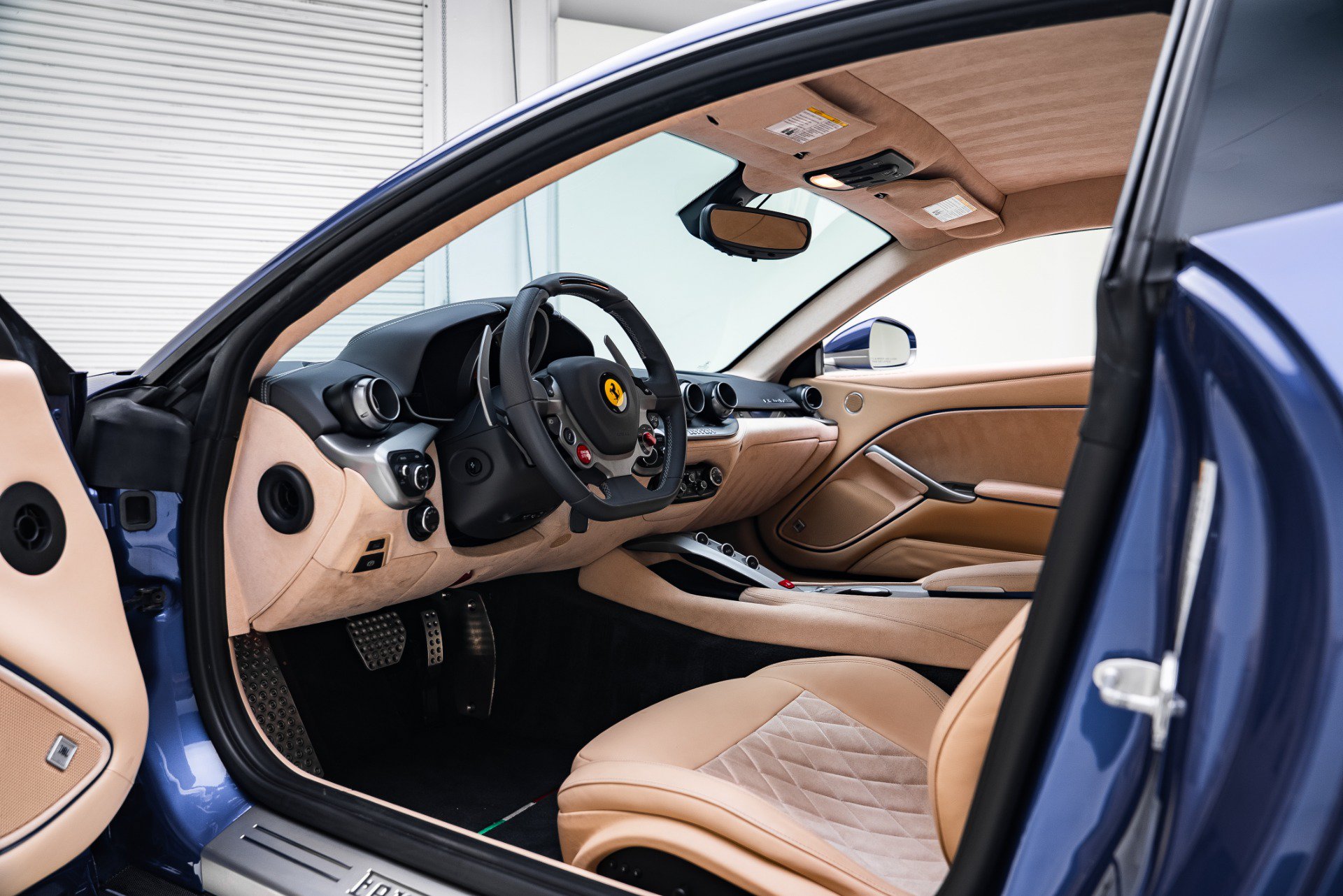 Used 2016 Ferrari F12 Berlinetta RWD image 2
