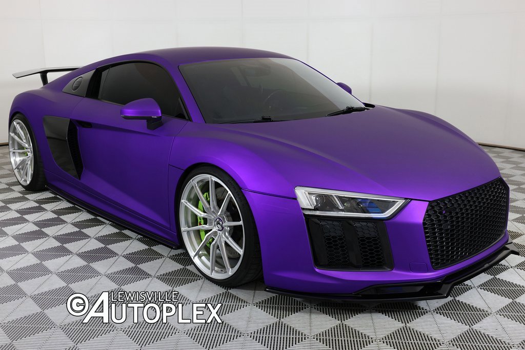 Used 2017 Audi R8 V10 w/ Carbon Exterior Package image 6