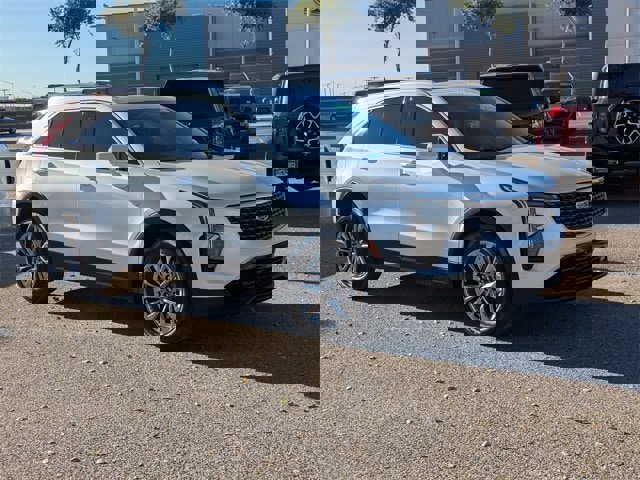 Used 2024 Cadillac XT4 Premium Luxury image 8