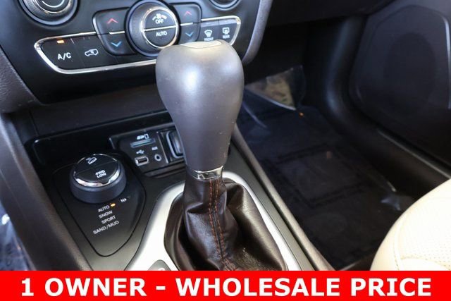 Used 2016 Jeep Cherokee Overland w/ Technology Group image 25