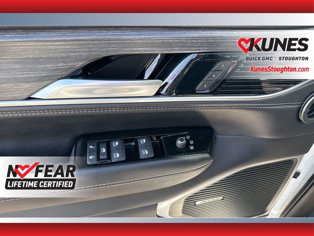 Used 2024 Jeep Wagoneer Series III AWD/4WD image 13