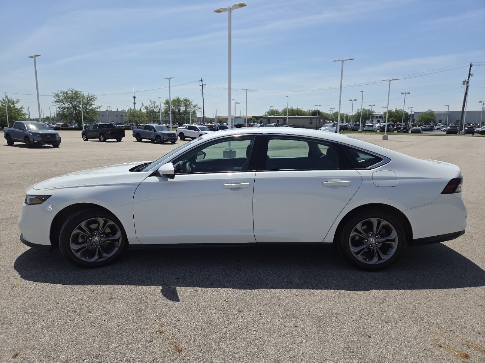 Used 2023 Honda Accord EX image 14