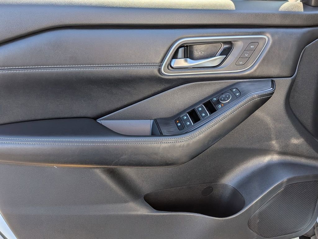 Used 2024 Nissan Rogue Platinum w/ Platinum Premium Package image 9