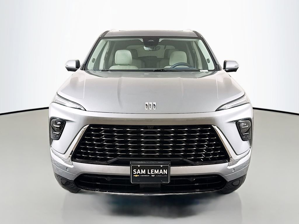 Used 2025 Buick Enclave Avenir w/ Super Cruise Package image 2