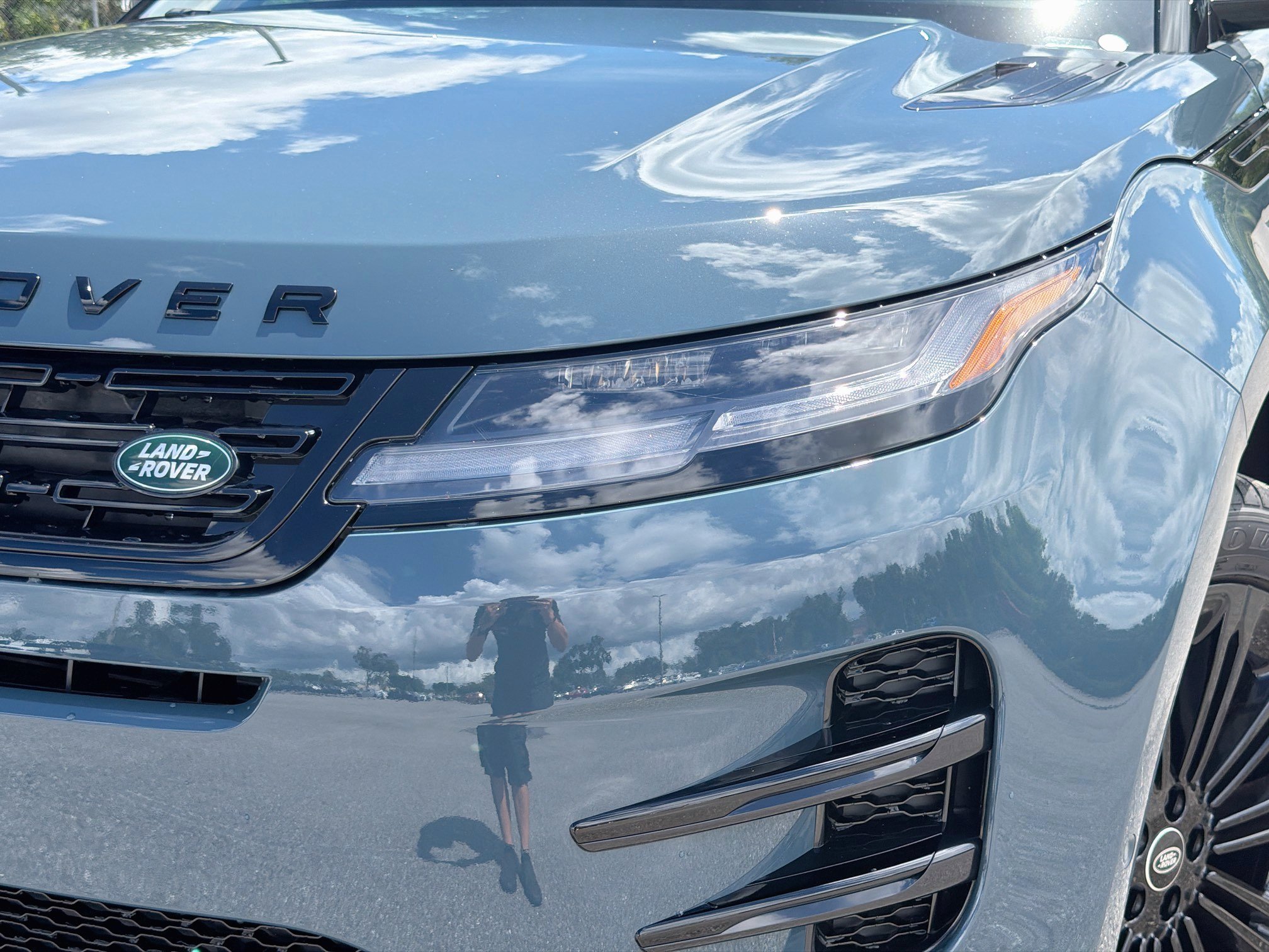 New 2026 Land Rover Range Rover Evoque Hoxton AWD/4WD image 9