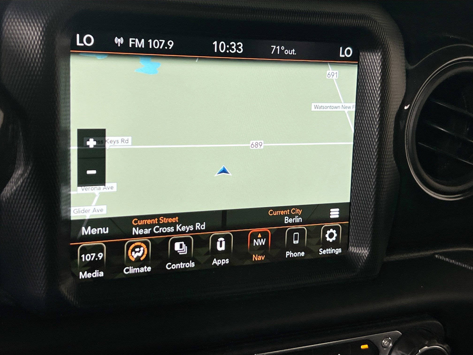 Used 2022 Jeep Gladiator Sport image 13