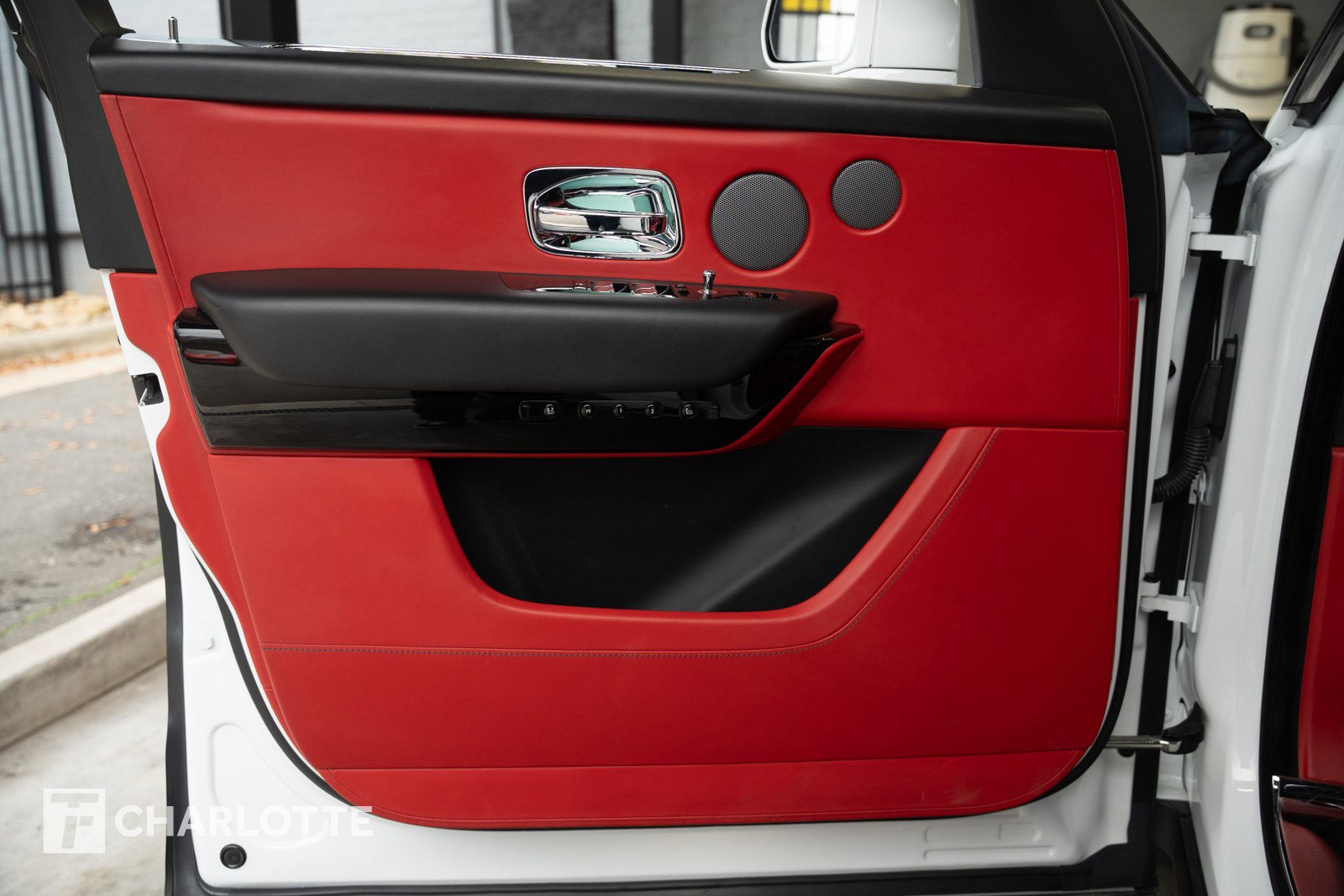 Used 2022 Rolls-Royce Cullinan image 19