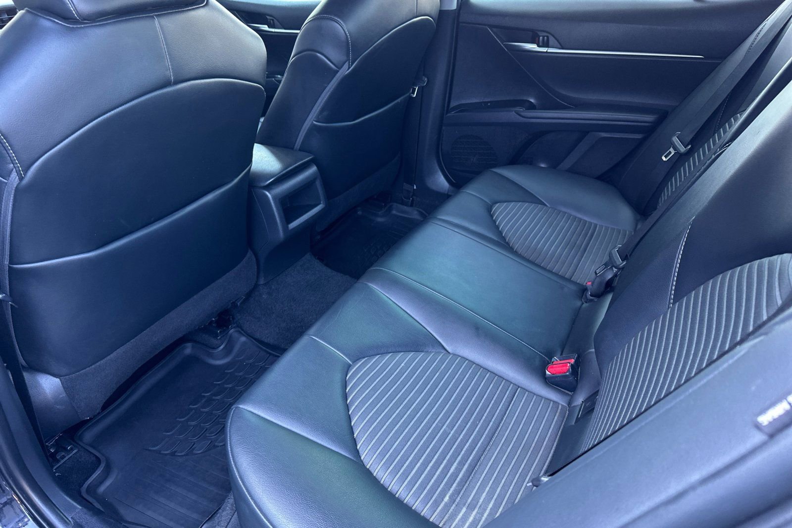 Used 2020 Toyota Camry SE image 15