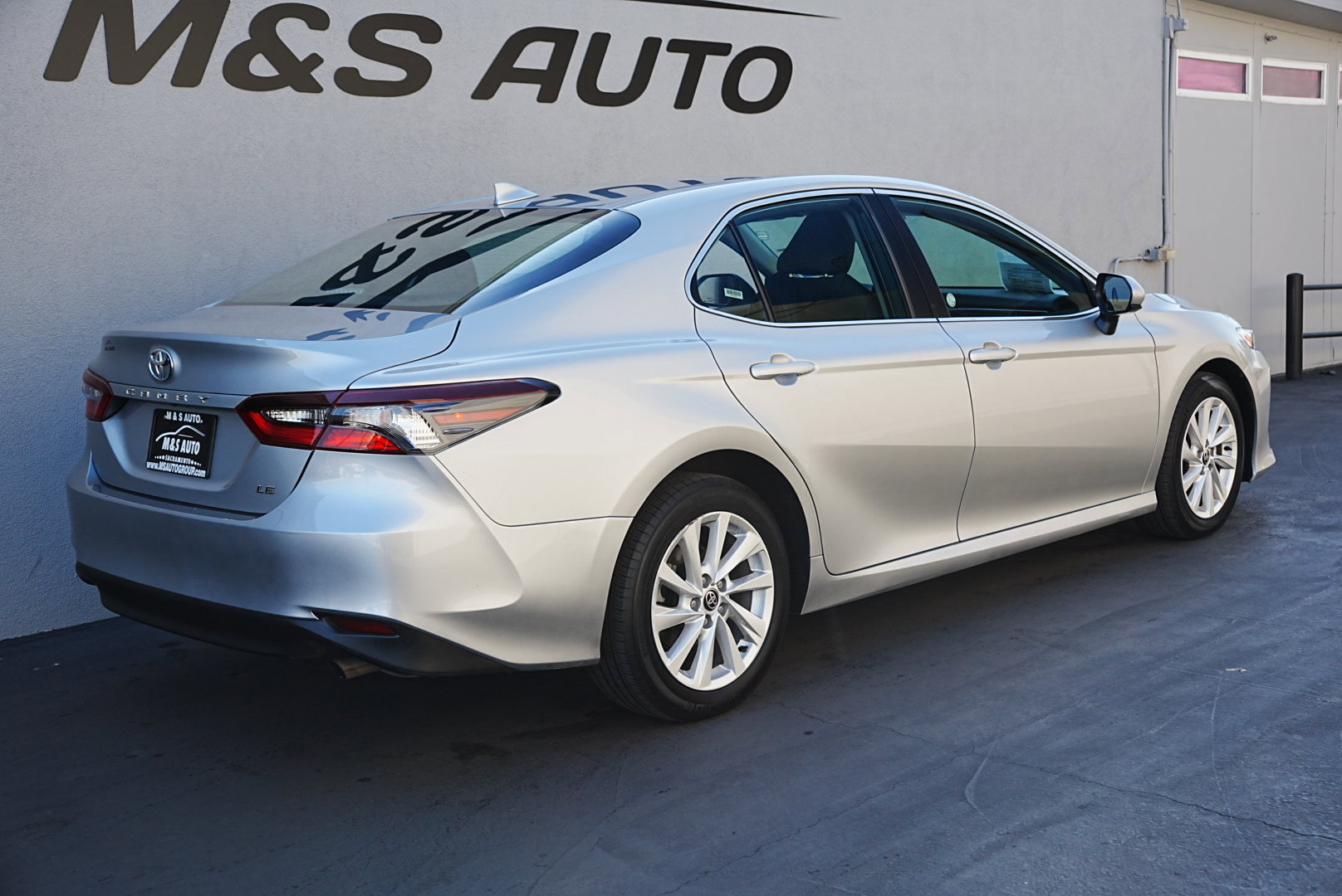 Used 2024 Toyota Camry LE image 4