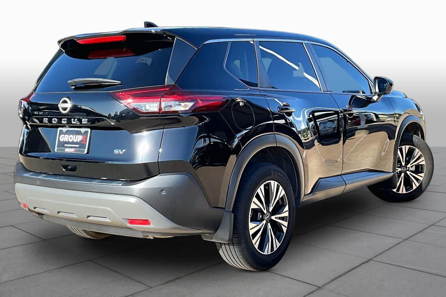 Used 2023 Nissan Rogue SV FWD image 13