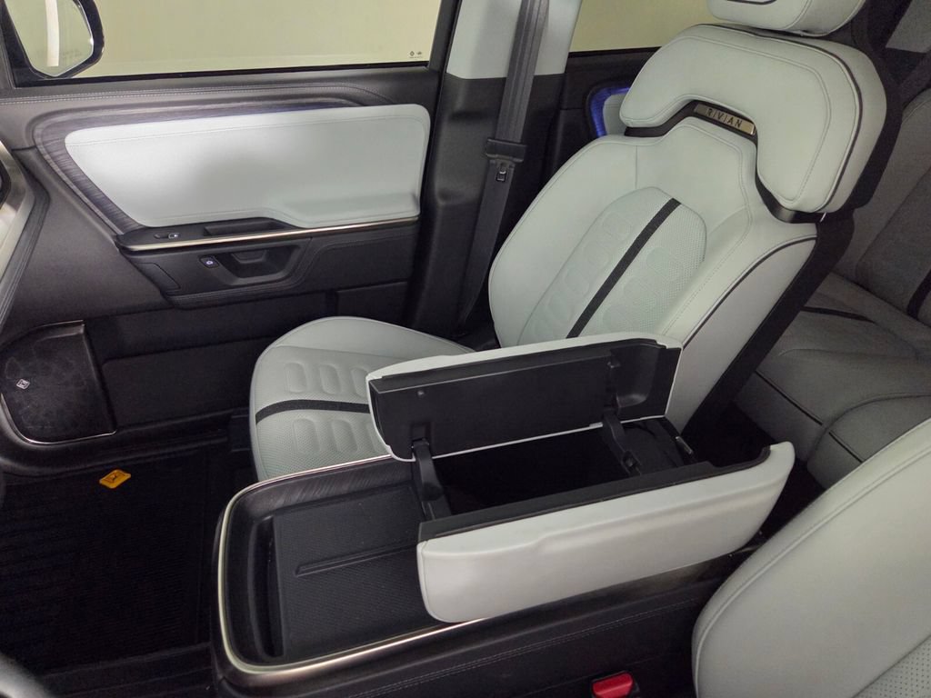 Used 2025 Rivian R1T Adventure AWD/4WD image 20