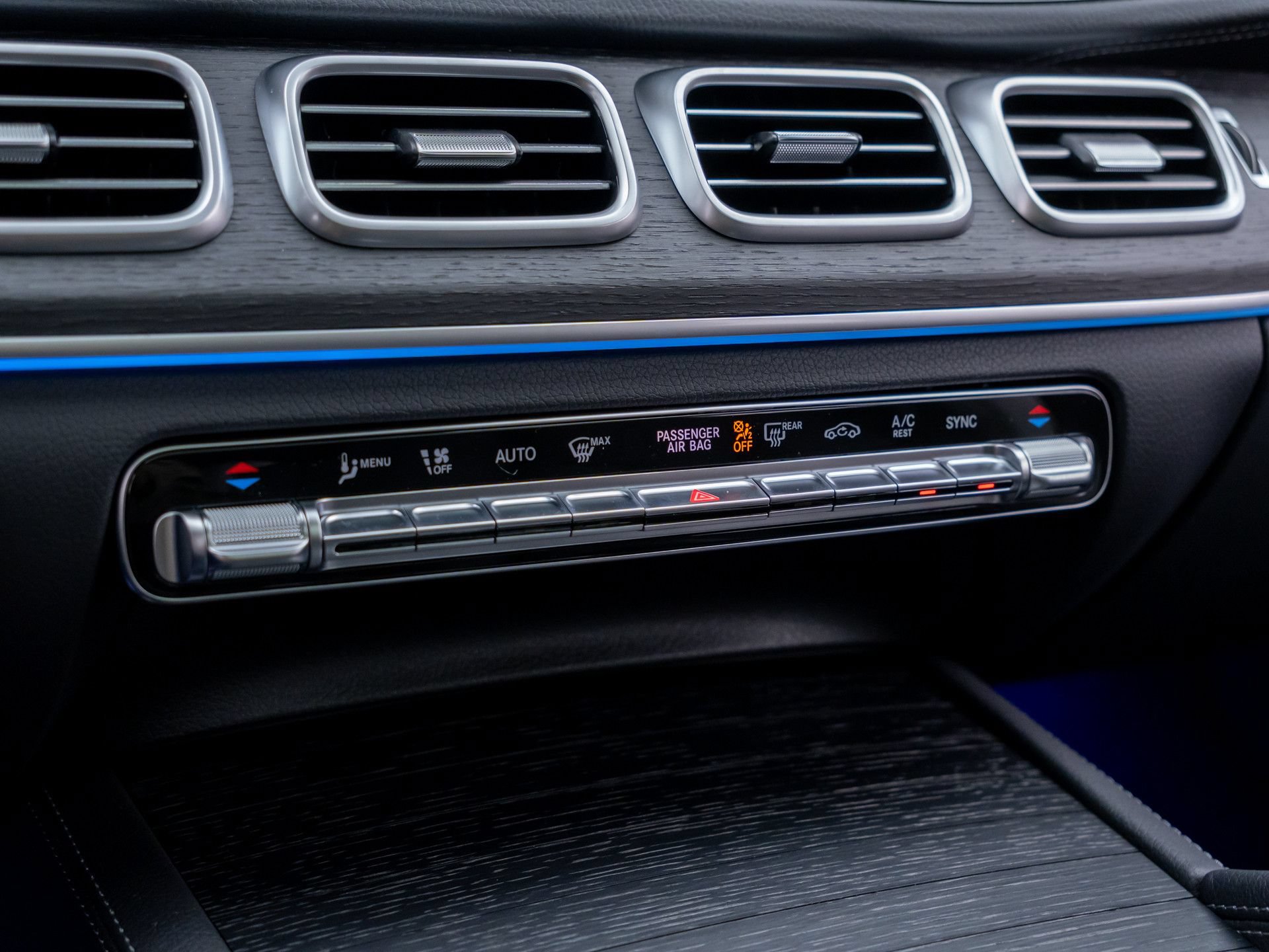 New 2026 Mercedes-Benz GLS 450 4MATIC image 29