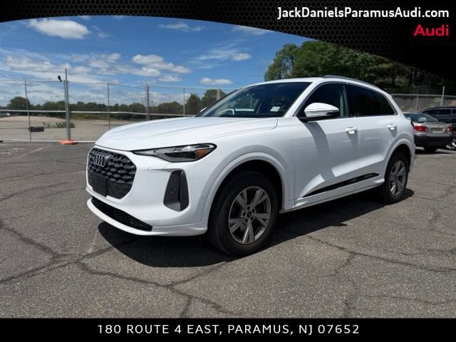 Used 2025 Audi Q5 Premium w/ Convenience Package AWD/4WD image 1