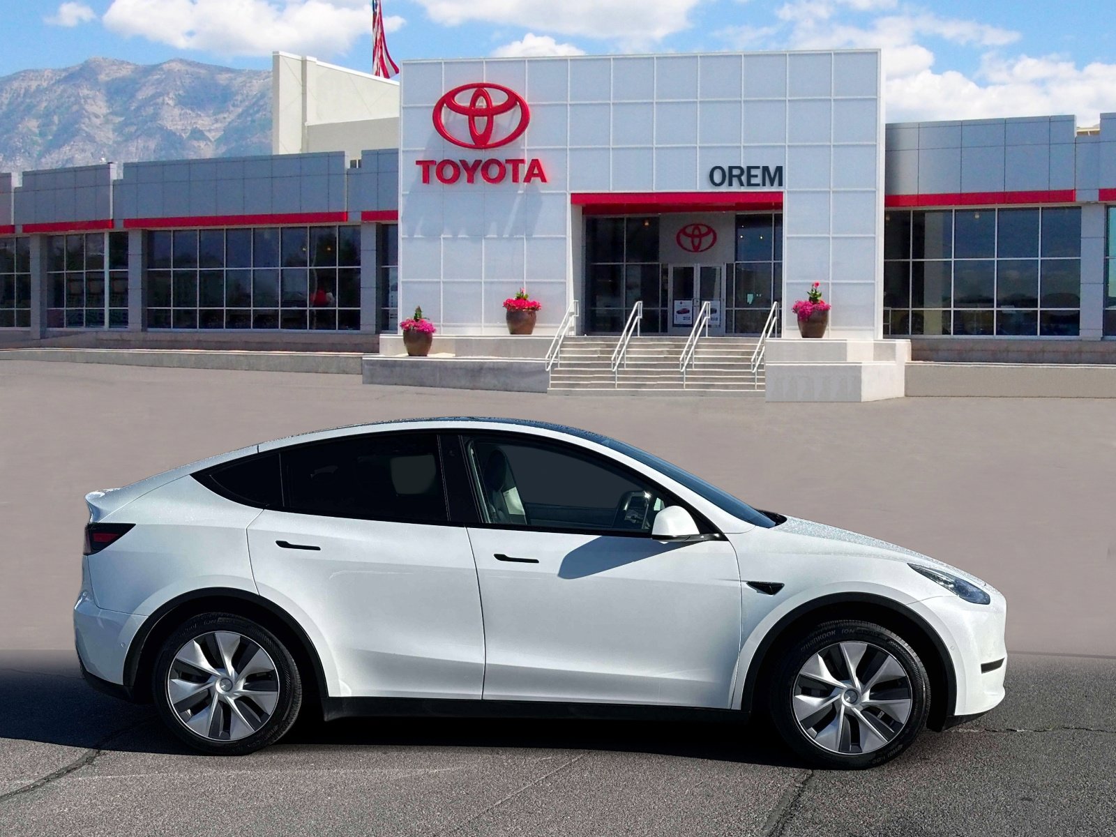 Used 2021 Tesla Model Y 2WD image 3