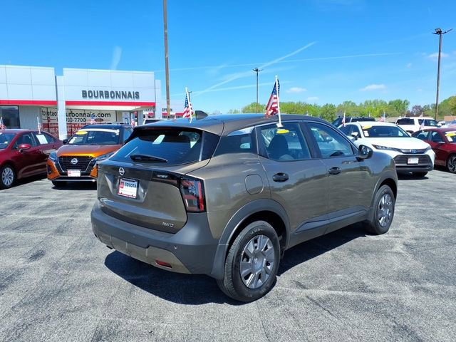 Used 2025 Nissan Kicks S image 3