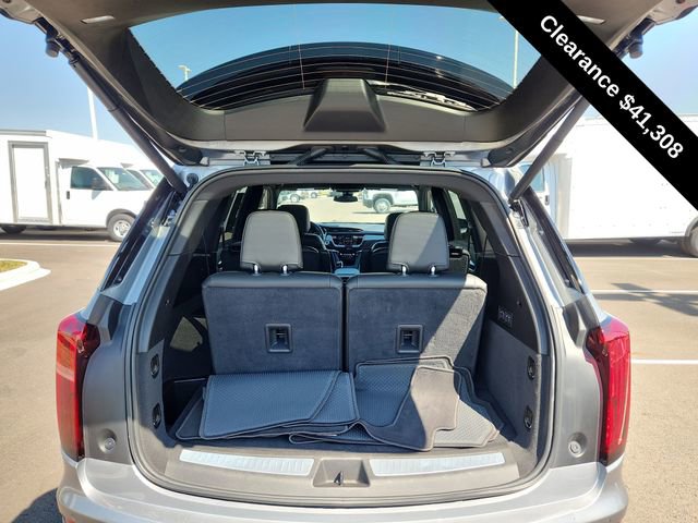 Used 2025 Cadillac XT6 Premium Luxury image 31