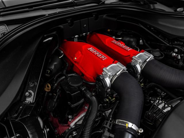 Used 2026 Ferrari Roma Spider RWD image 32