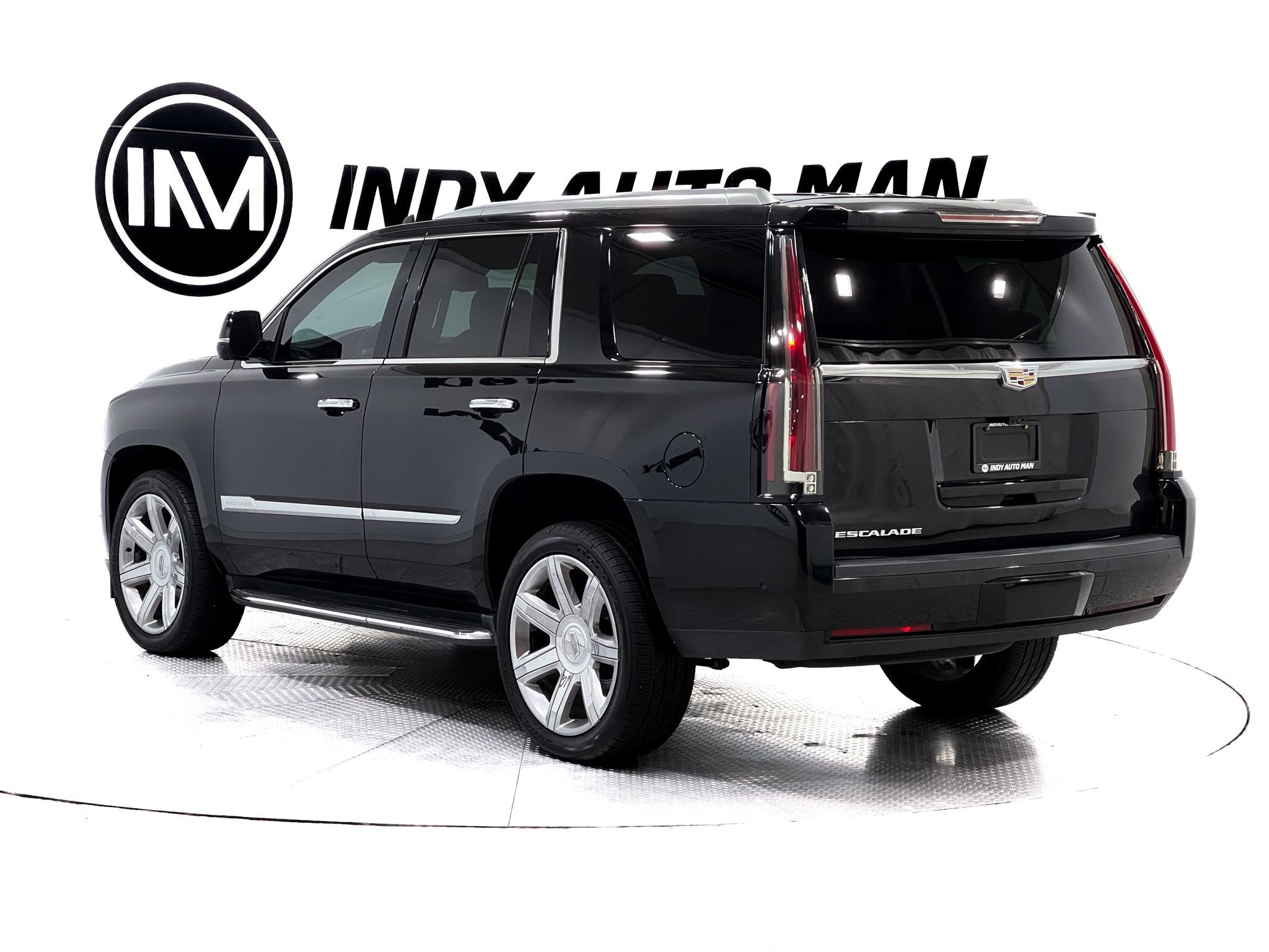 Used 2020 Cadillac Escalade Premium Luxury AWD/4WD image 6