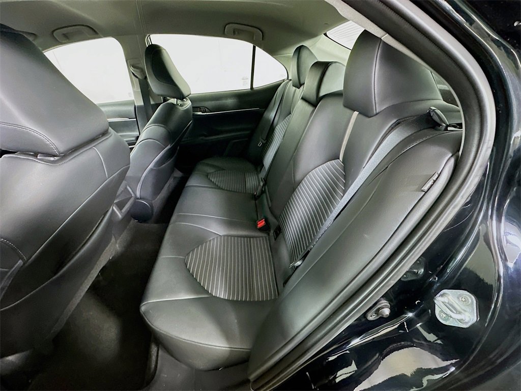 Used 2024 Toyota Camry SE image 14