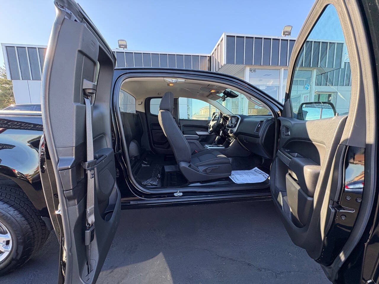 Used 2021 Chevrolet Colorado LT w/ Fleet Safety Package RWD image 14