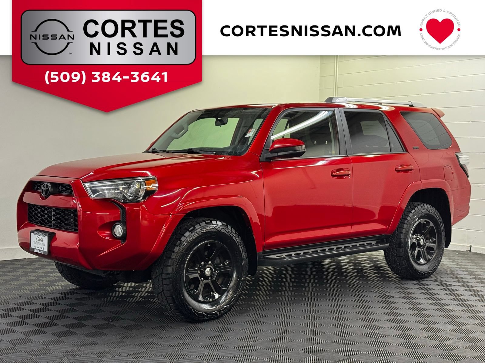 Used 2018 Toyota 4Runner SR5 AWD/4WD image 1