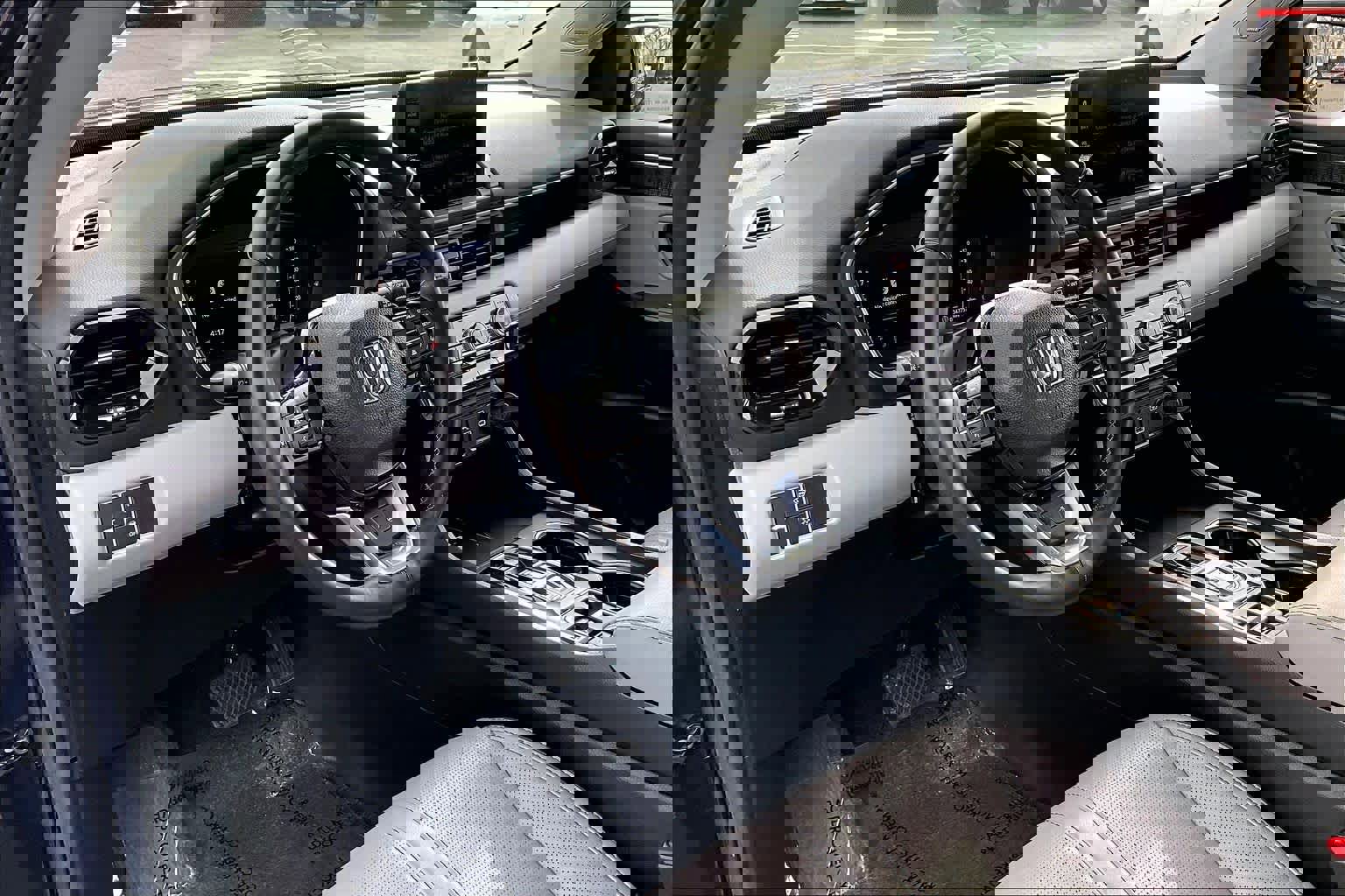 Used 2023 Honda Pilot Elite image 18