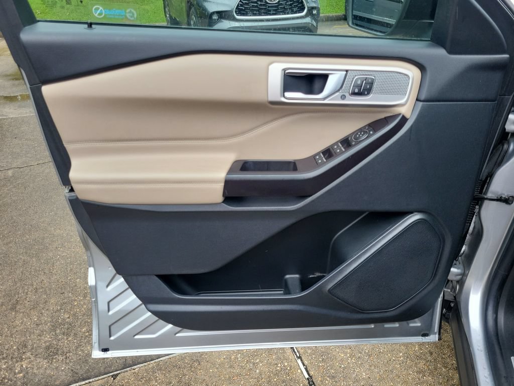 Used 2020 Ford Explorer Limited RWD image 12