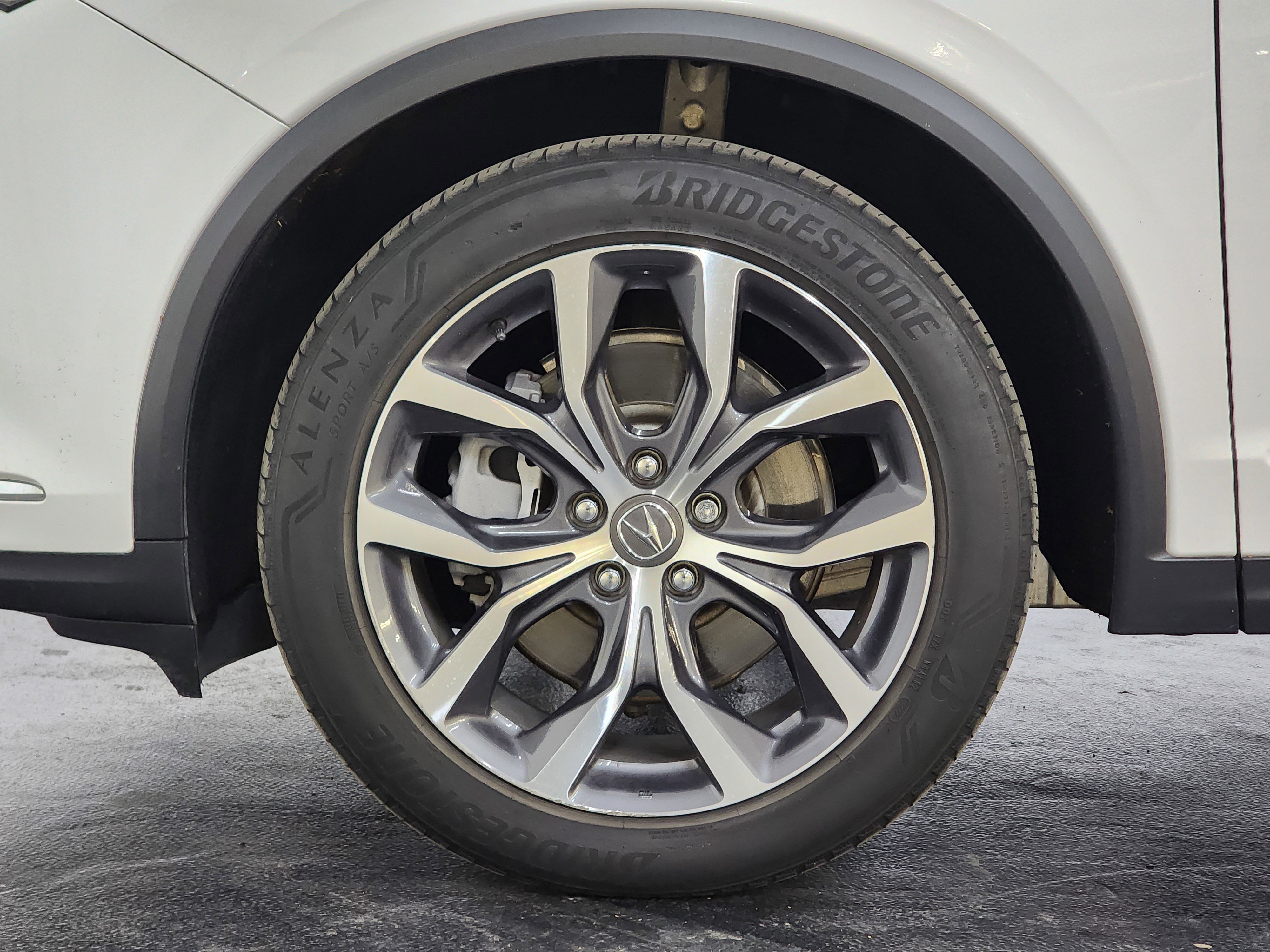 Used 2023 Acura MDX SH-AWD w/ Technology Package image 29