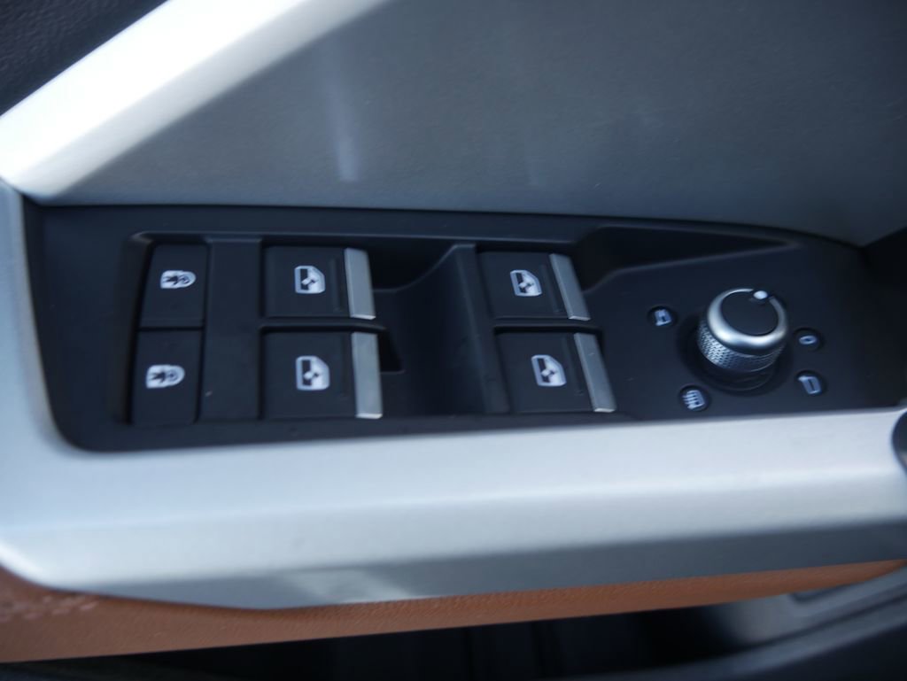 Used 2023 Audi Q3 2.0T Premium w/ Convenience Package image 18