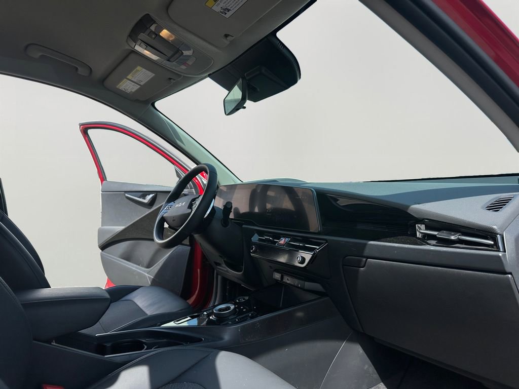 Used 2024 Kia Niro Wind w/ Wind Preserve Package image 11