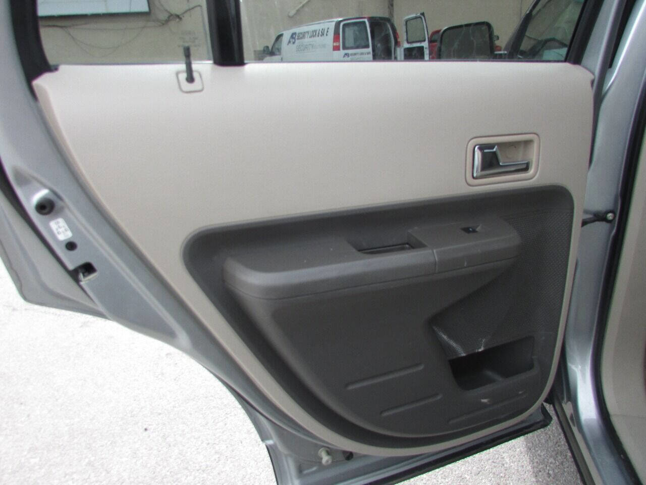 Used 2007 Ford Edge SE image 18