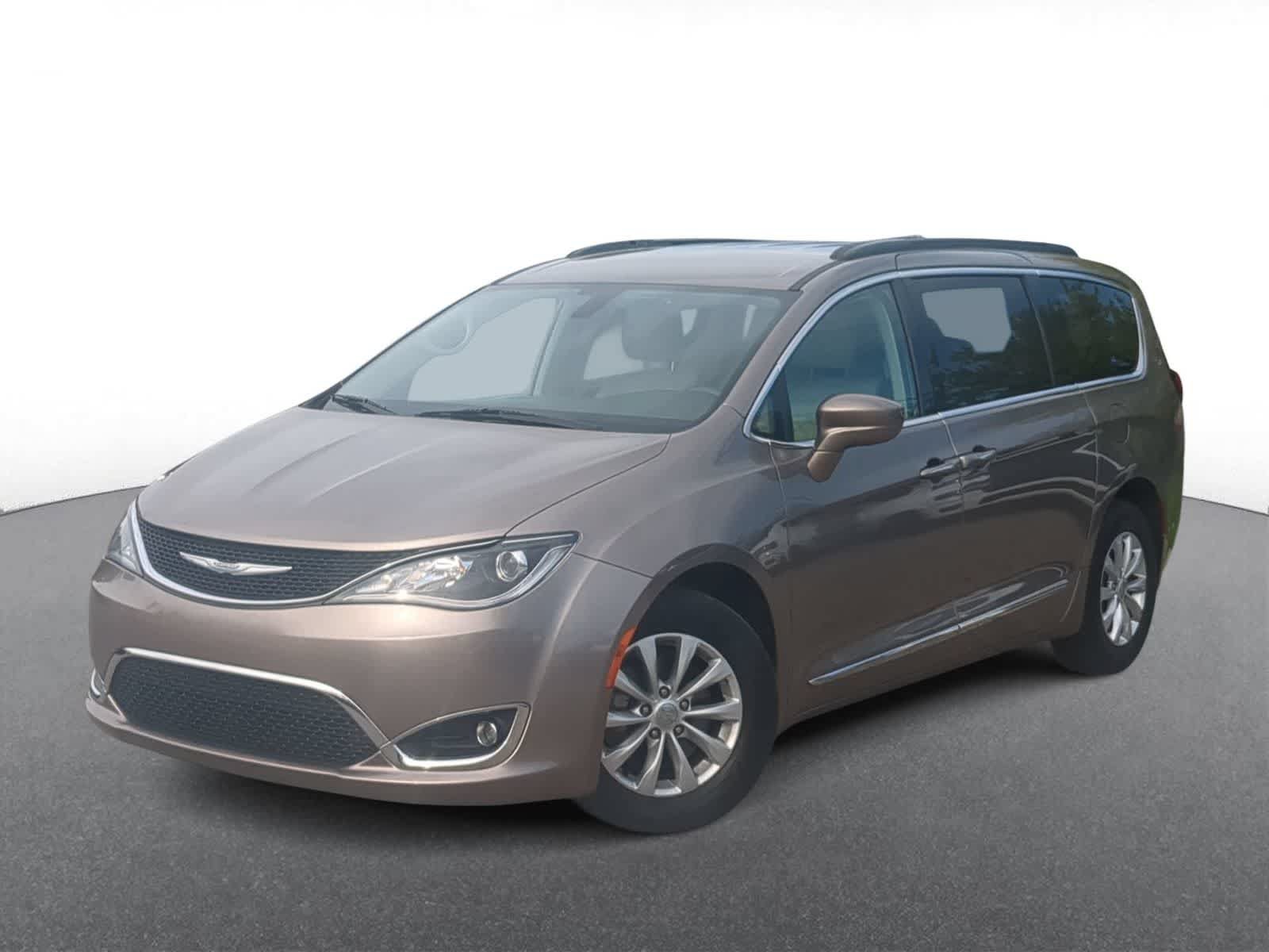 Certified 2017 Chrysler Pacifica Touring-L FWD image 1