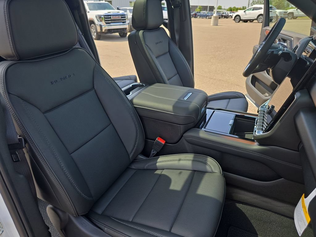 New 2026 GMC Yukon XL Denali w/ Sun & Power Step Package AWD/4WD image 10