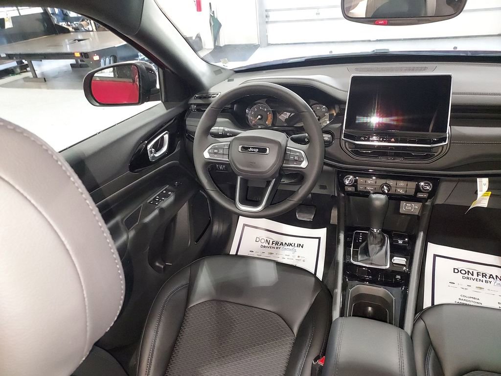 New 2026 Jeep Compass Latitude AWD/4WD image 15