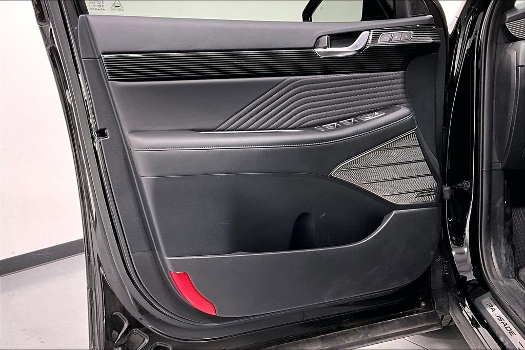 Used 2025 Hyundai Palisade Calligraphy image 21