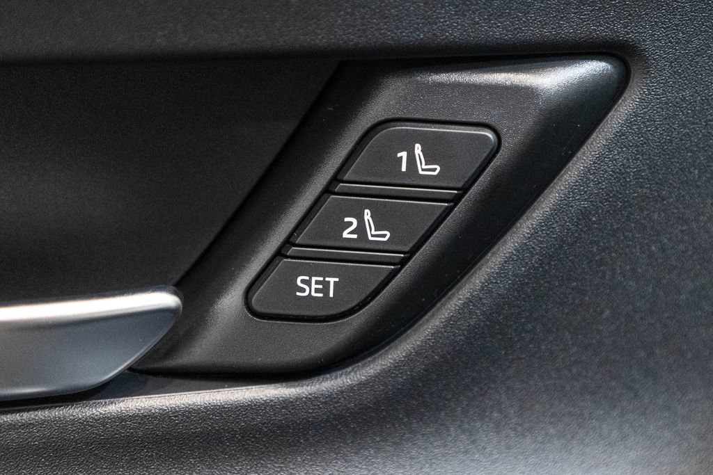 New 2026 Toyota Prius Plug-In Hybrid FWD image 21