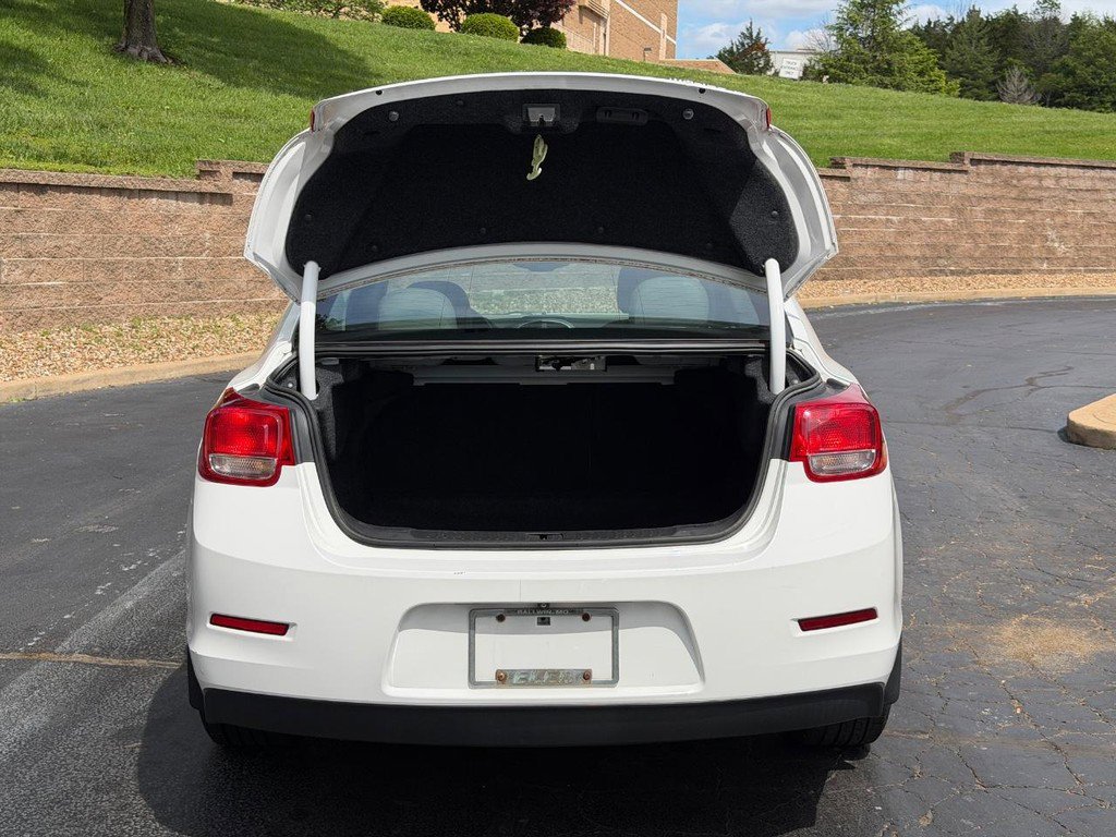 Used 2014 Chevrolet Malibu LT w/ Power Convenience Package FWD image 4