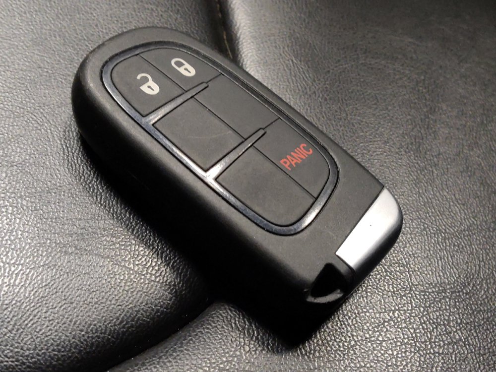 Used 2019 Jeep Cherokee Latitude Plus AWD/4WD image 32