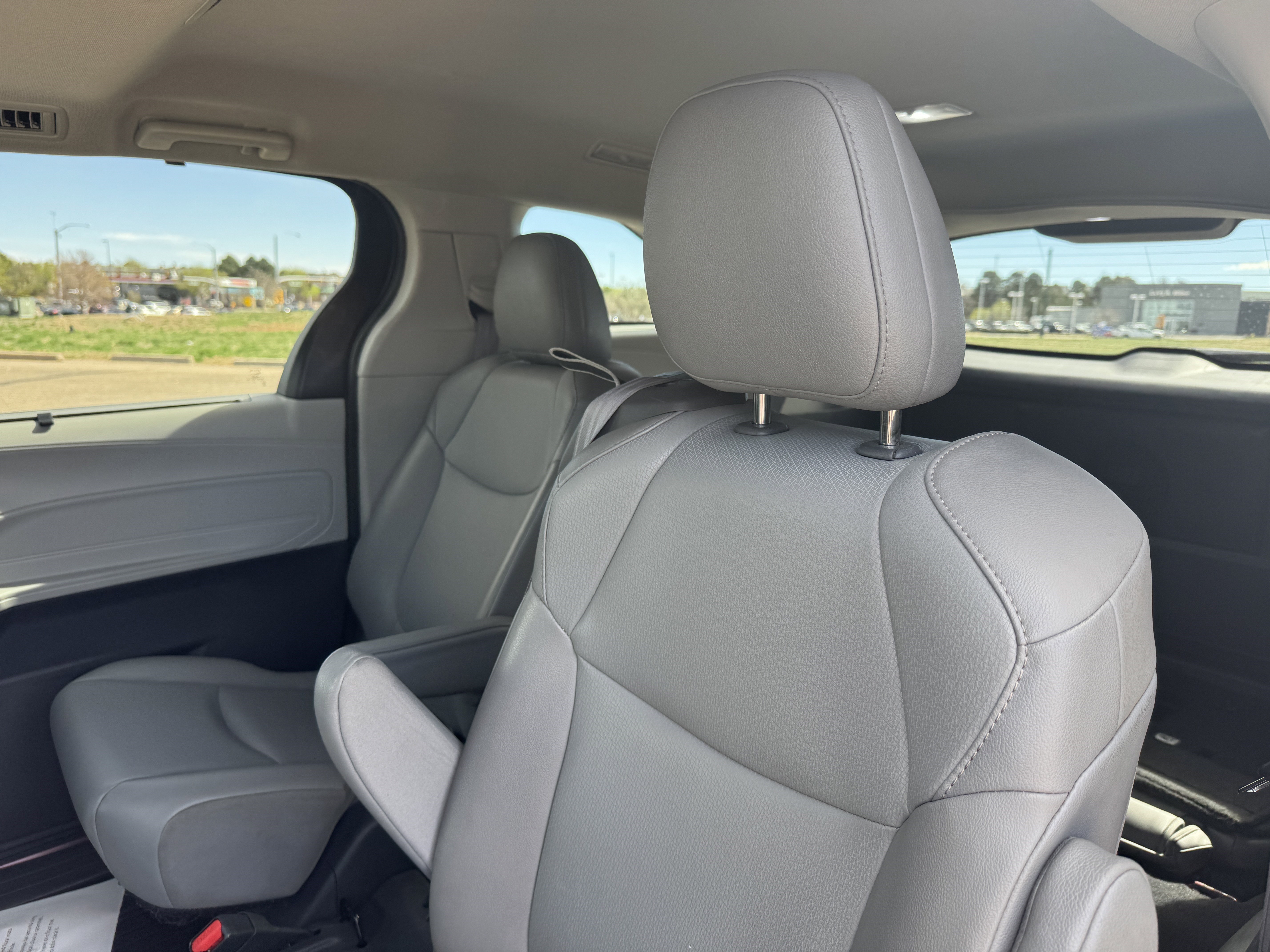 Used 2021 Toyota Sienna XLE w/ XLE Plus Package image 15