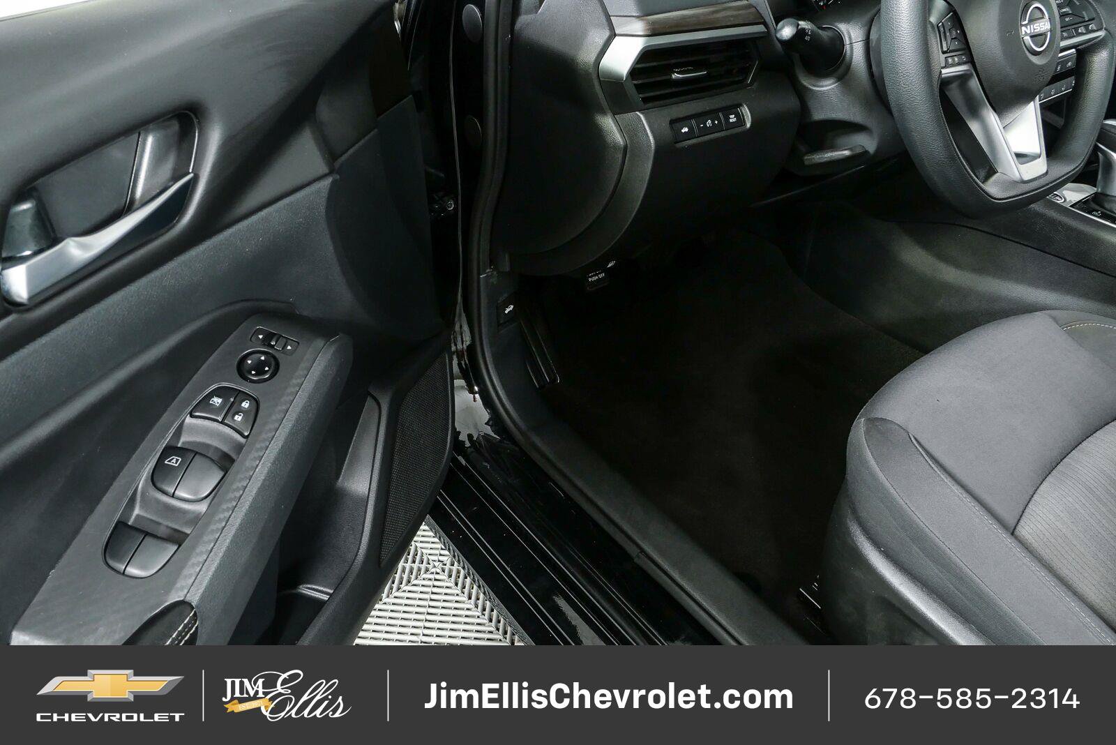 Used 2024 Nissan Altima 2.5 SV FWD image 7