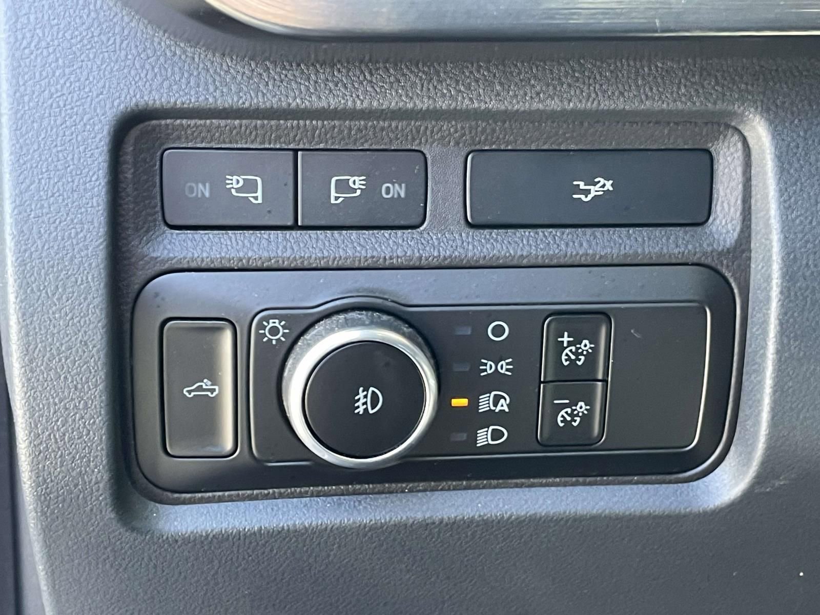 Used 2024 Ford F250 Lariat w/ Sport Appearance Package image 16