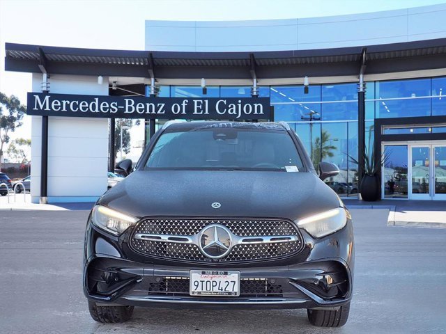 Used 2025 Mercedes-Benz GLC 300 image 2