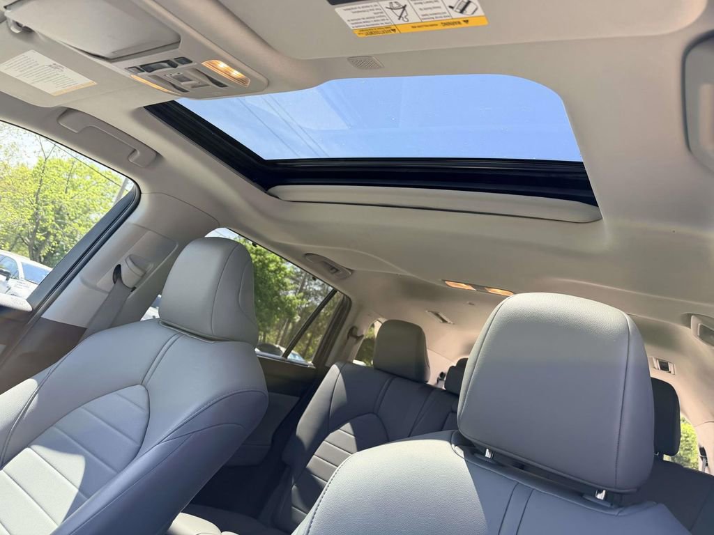 Used 2021 Toyota Highlander XLE image 21