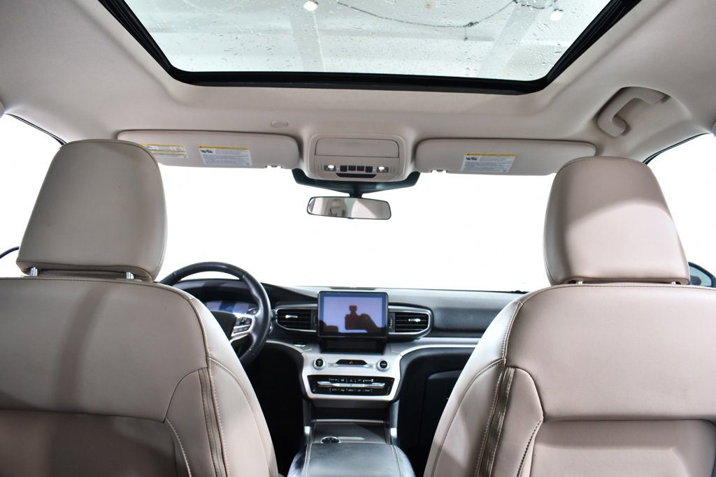 Used 2022 Ford Explorer XLT w/ Equipment Group 202A image 17