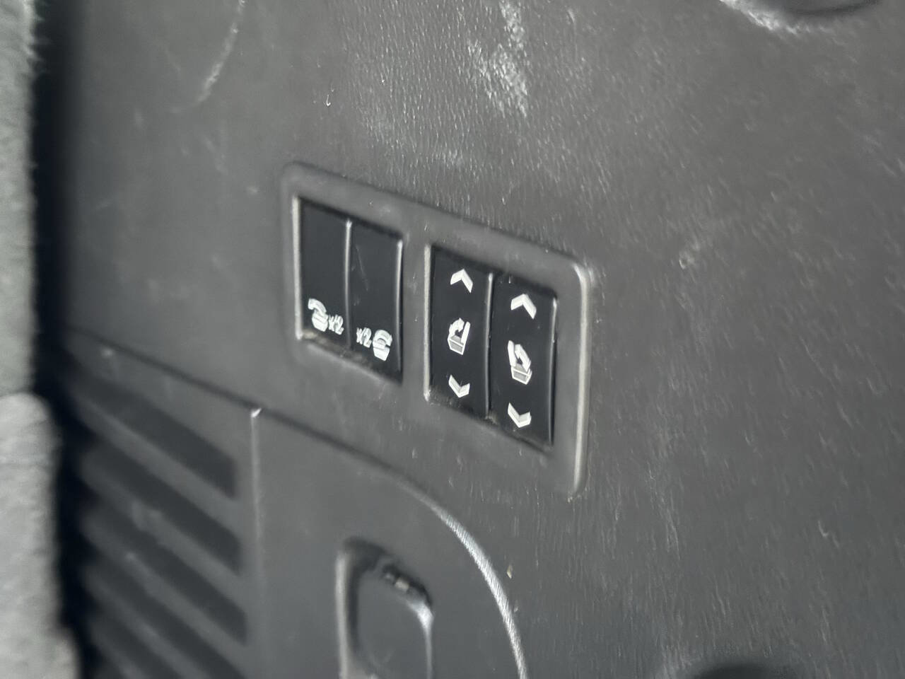 Used 2015 Cadillac Escalade Luxury image 30